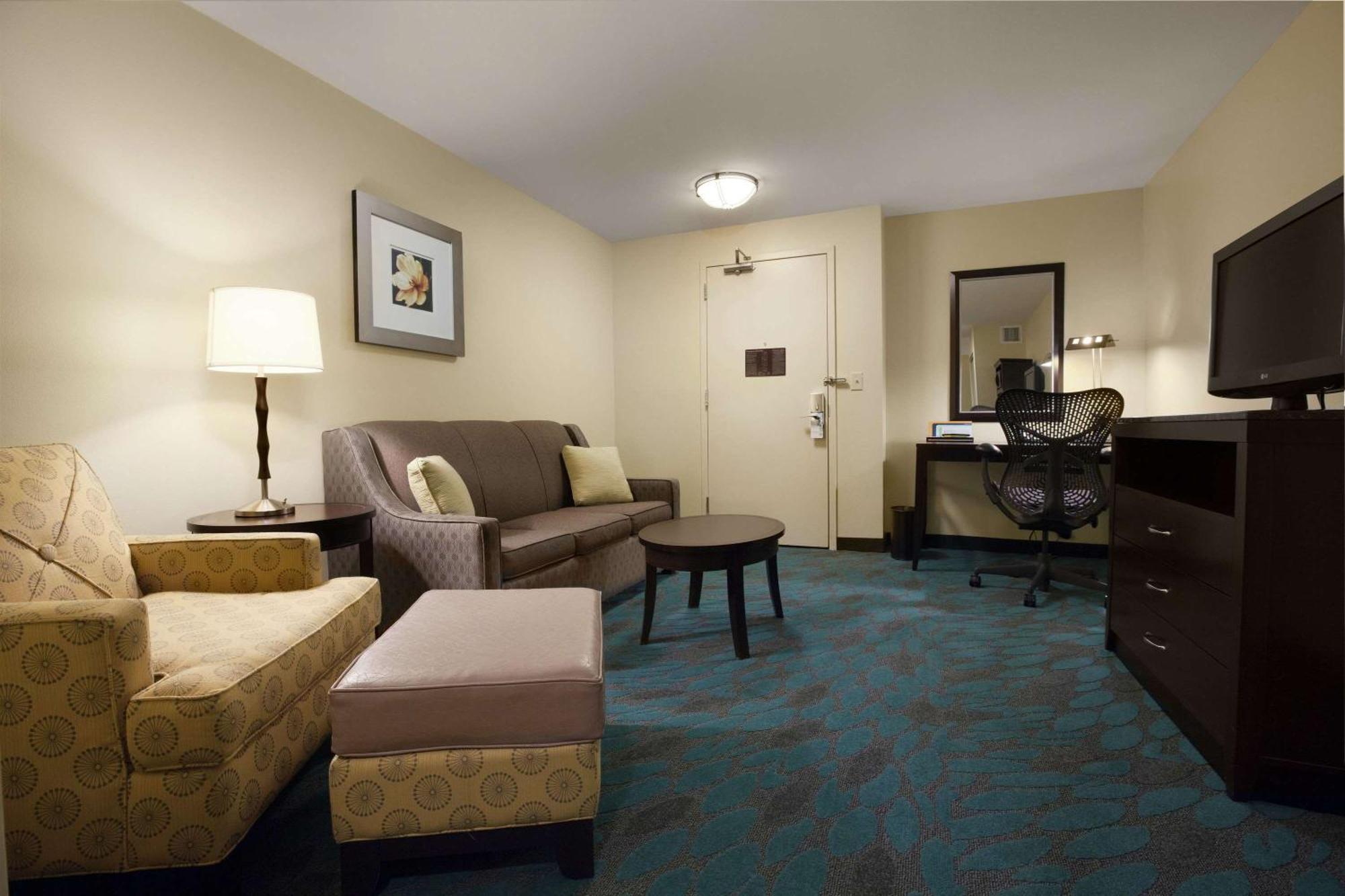 Hilton Garden Inn Fargo Bagian luar foto